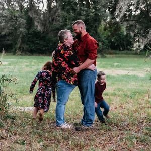 Meet your Posher, Lara